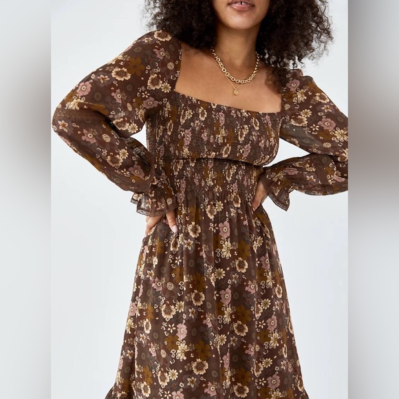 Aritzia Wilfred Grace midi smocked floral dress - Picture 3 of 5